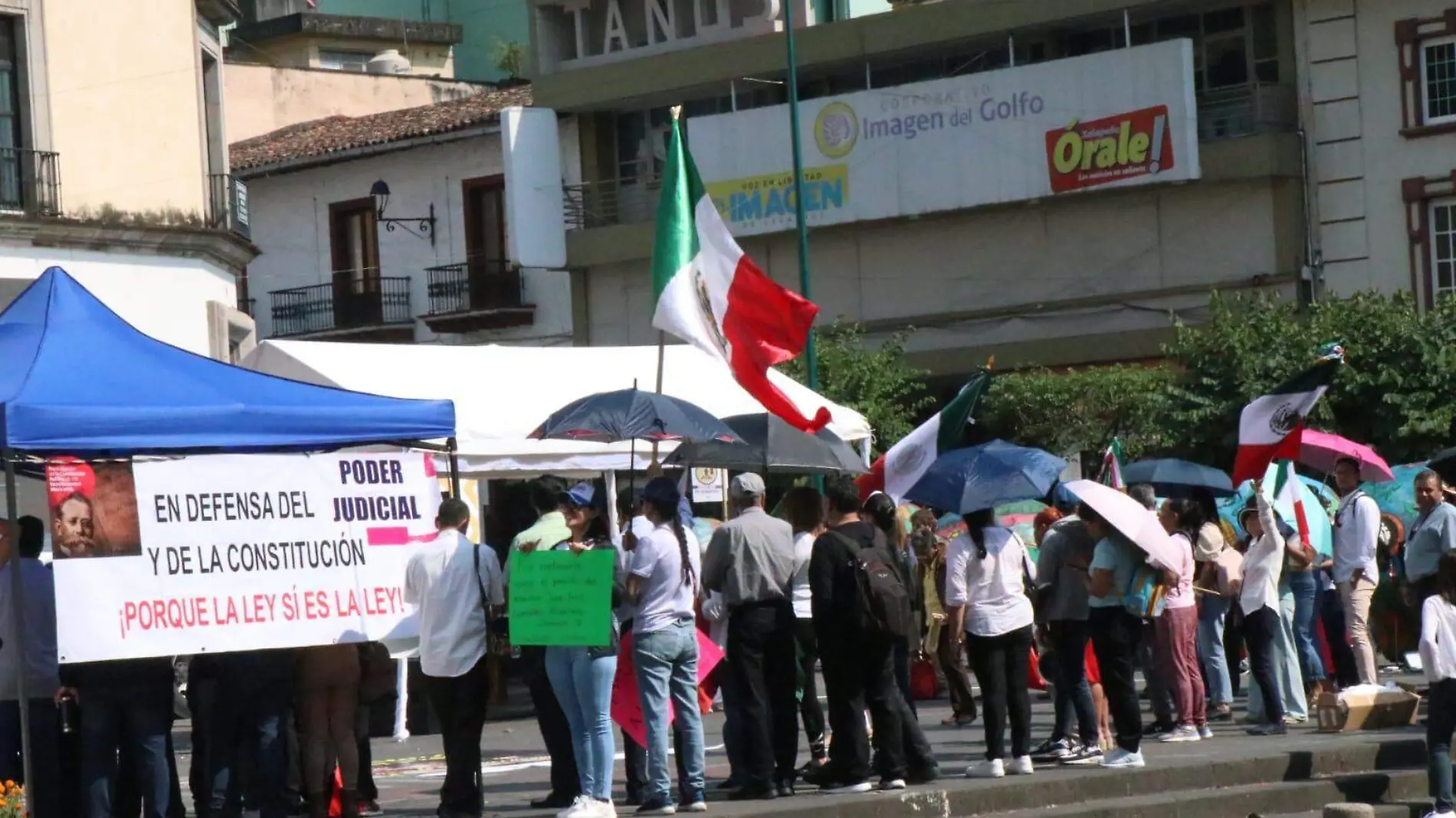 Desde plaza Lerdo, apoyan a ministros de la SCJN